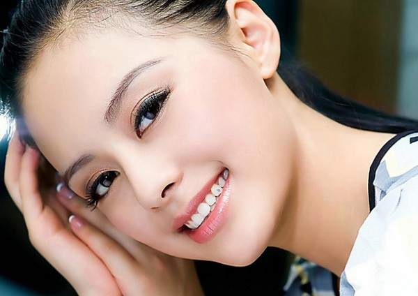 Đính đá lên răng đẹp