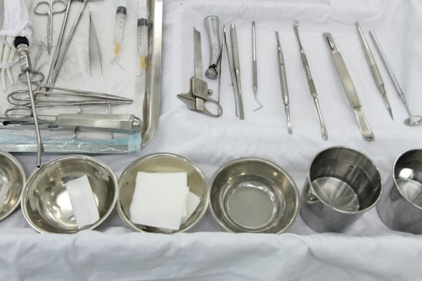 Dụng cụ nhổ răng không đảm bảo