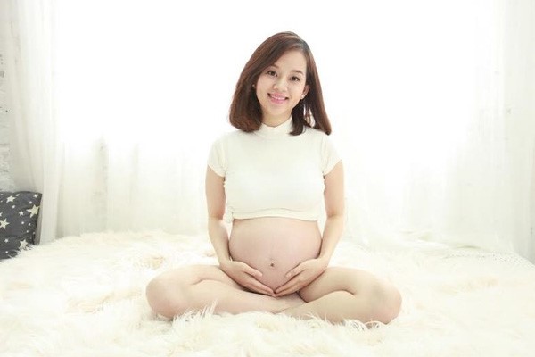 Phụ nữ đang mang thai không nên tẩy trắng răng