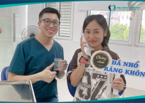 Răng số 8 mọc lệch gây đau nhức, viêm lợi và nhiều biến chứng nguy hiểm. Tìm hiểu dấu hiệu nhận biết, tác hại và hướng xử lý an toàn từ chuyên gia.