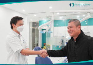 Chú Vũ Mạnh Hòa – Việt kiều Séc trồng 14 răng bằng công nghệ trồng răng Implant cho Việt kiều tại Hanseoul. Không đau, ăn nhai tốt, tiết kiệm.