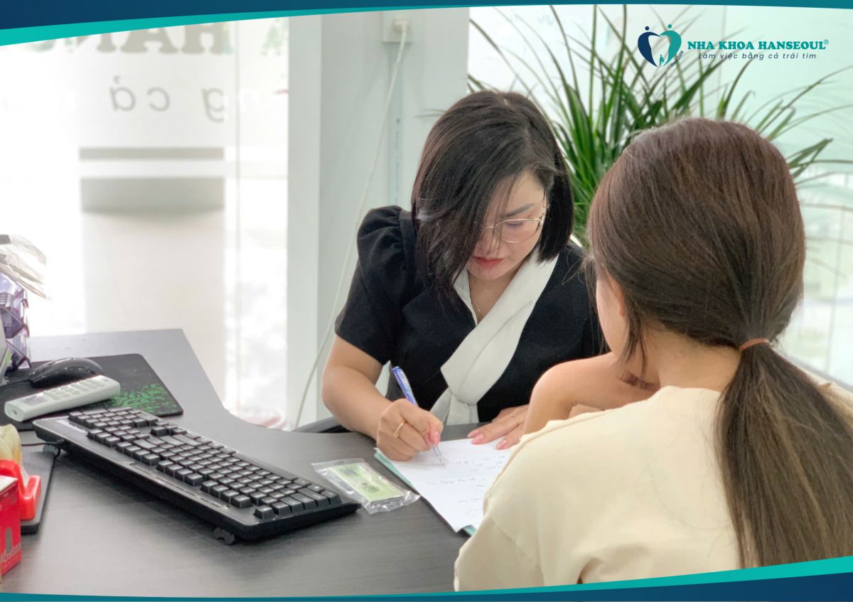 Tại nha khoa Hanseoul - chính sách thanh toán trả góp với thủ tục đơn giản, nhanh chóng, giúp khách hàng giảm bớt gánh nặng tài chính và an tâm khi điều trị